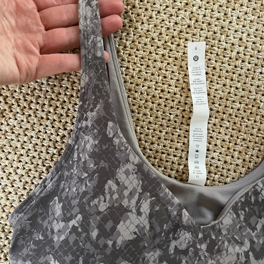 LULULEMON align tank top snack Patterned Sports Bra purple grey size 6